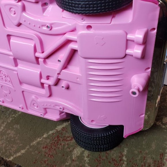 Barbie's Family Barbie Ken with Pink Car Battery Operated - Picture 16 of 16